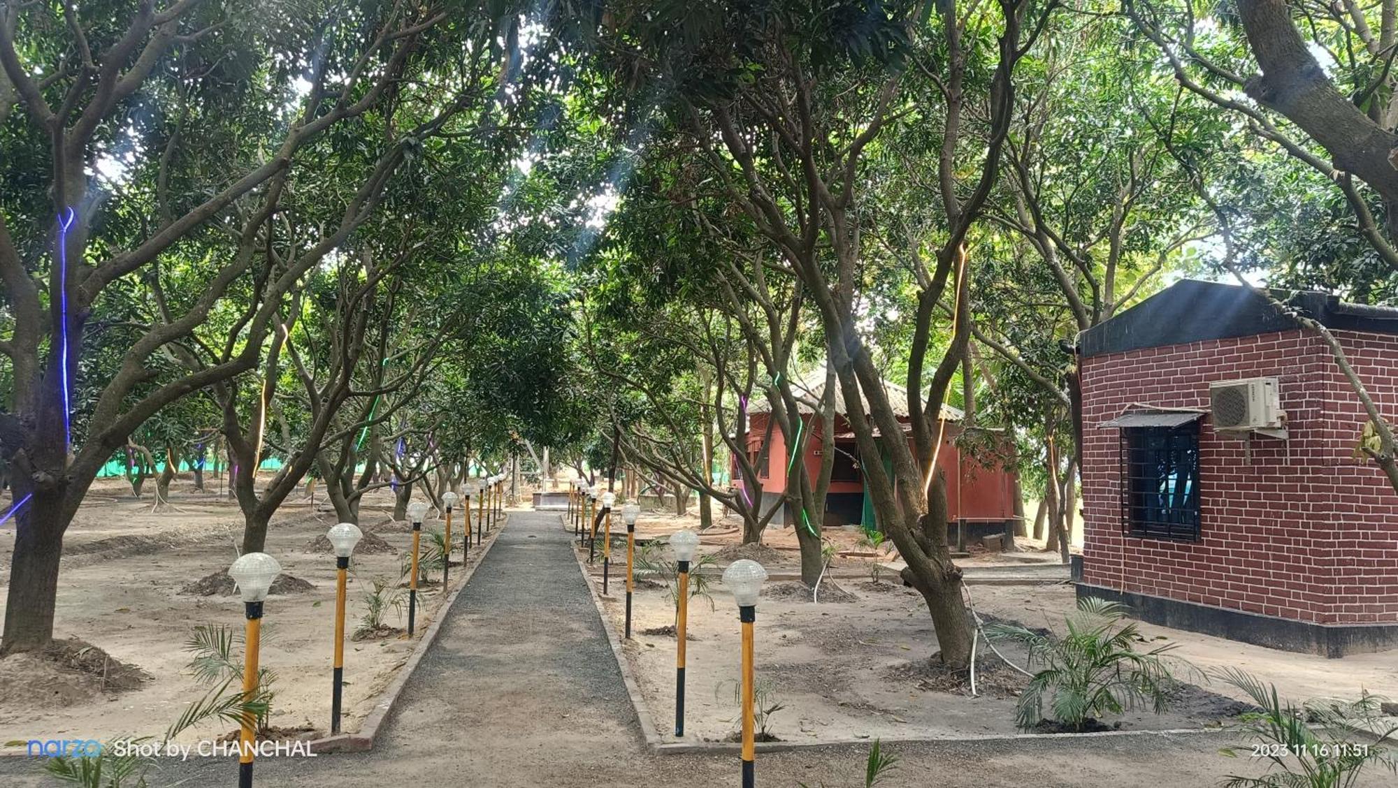 Hotel Modhubon Agro Tourism Bolpur Esterno foto