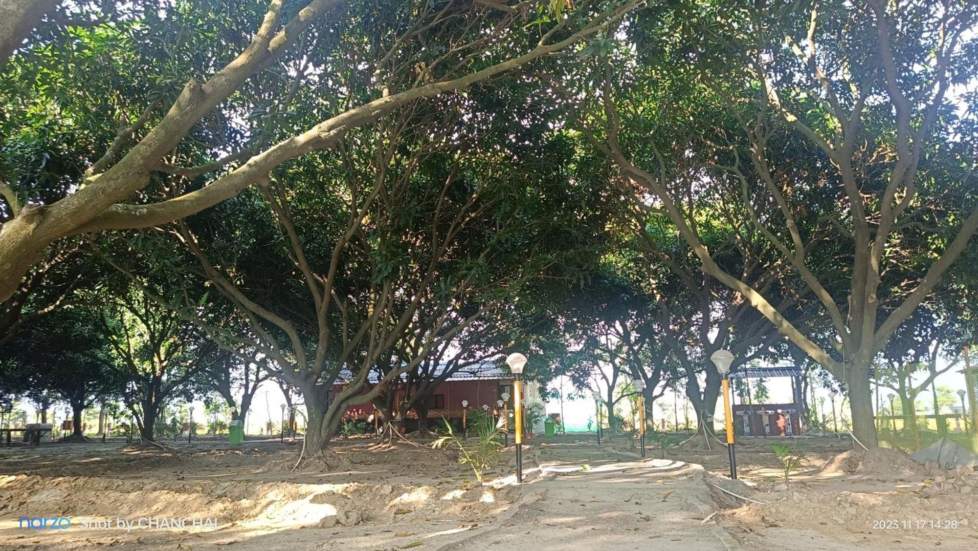 Hotel Modhubon Agro Tourism Bolpur Esterno foto