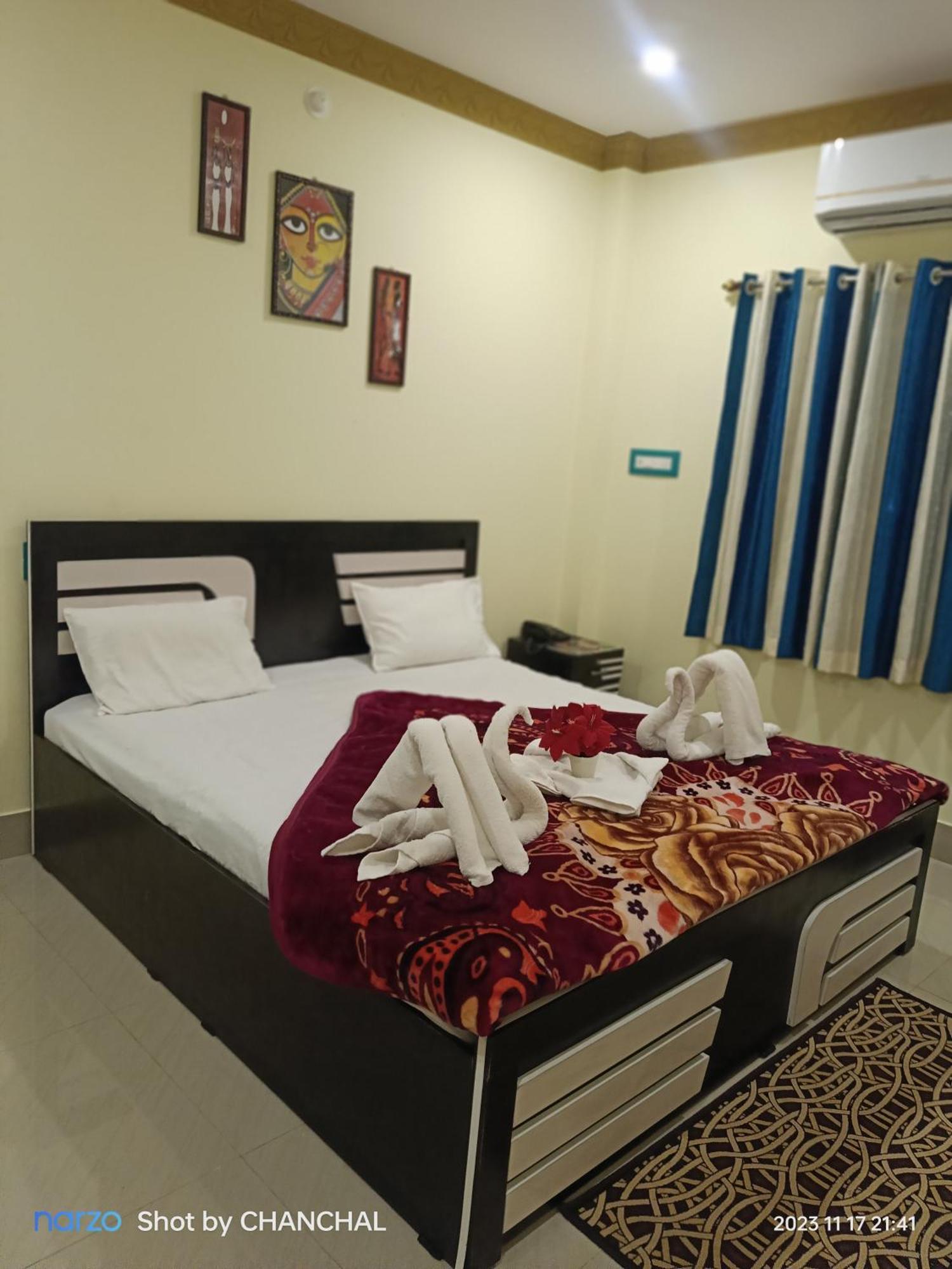 Hotel Modhubon Agro Tourism Bolpur Esterno foto