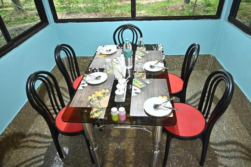 Hotel Modhubon Agro Tourism Bolpur Esterno foto